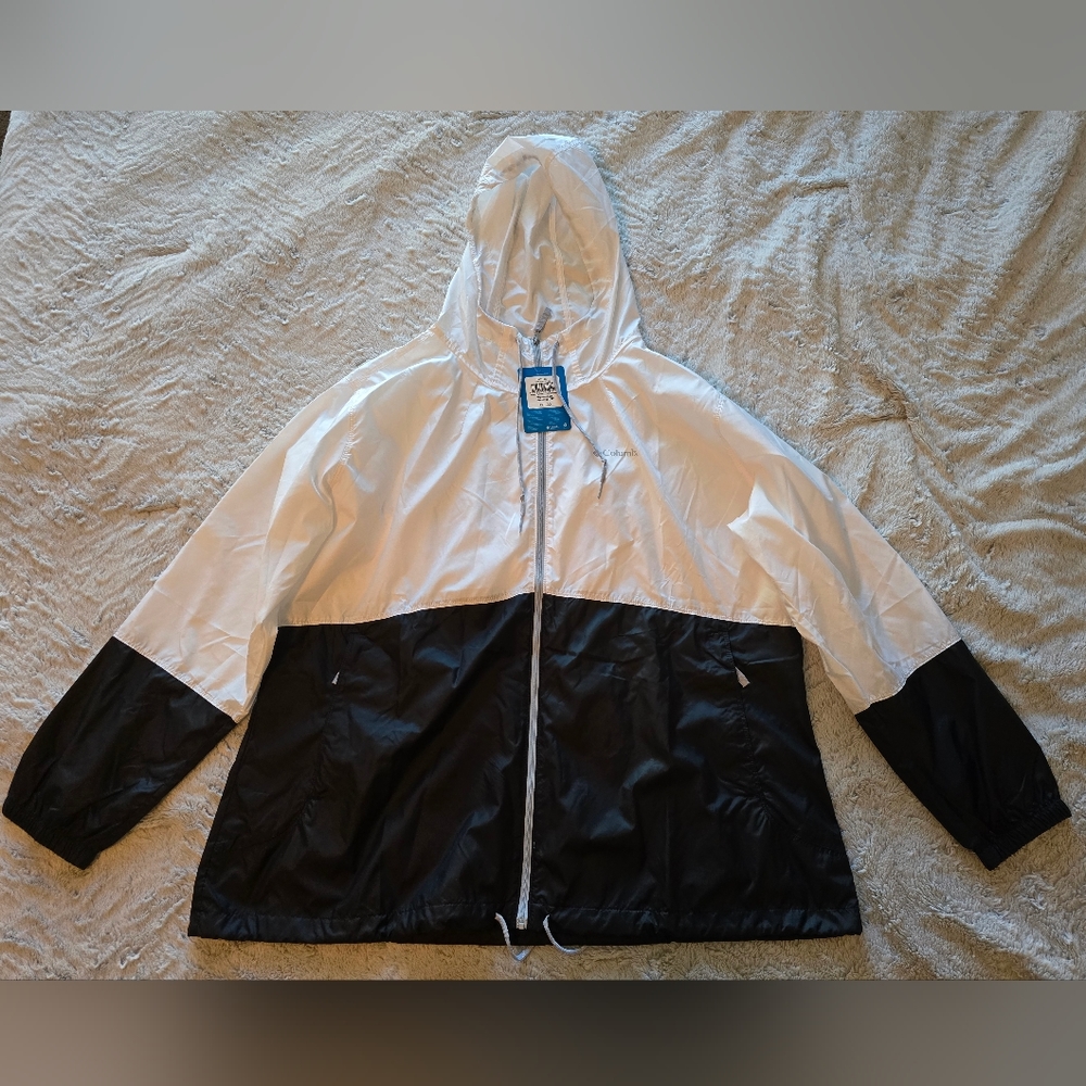 Columbia Women's Black and White Jacket